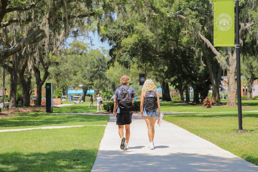 Students walking at Jacksonville University Campus